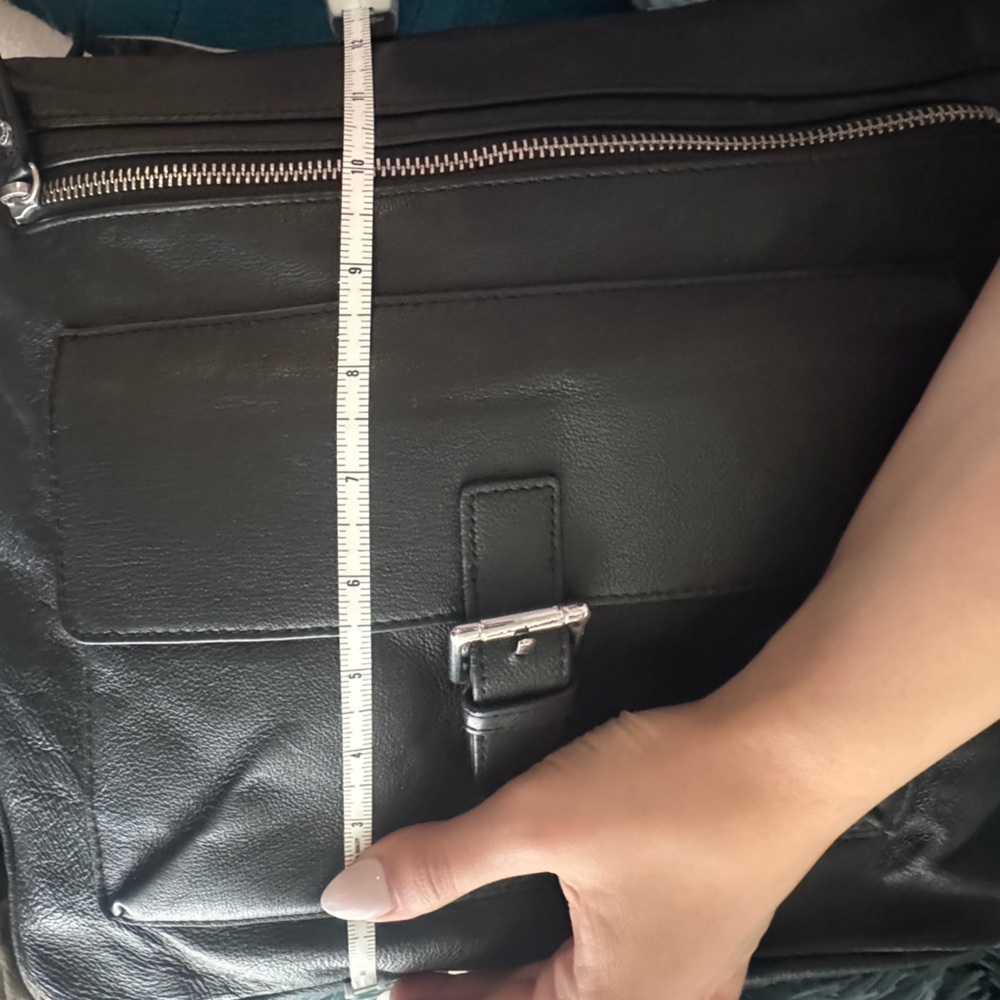 Danier Black Genuine Leather Crossbody Shoulder Bag - Picture 16 of 16